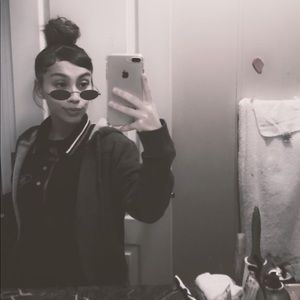 Meet your Posher, Elba